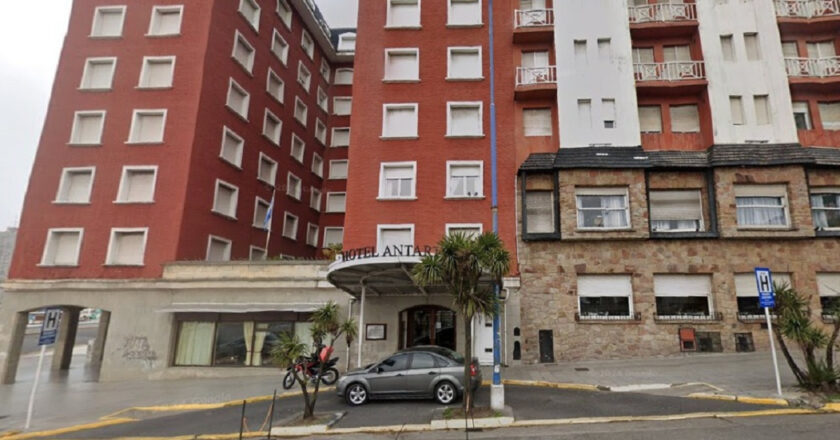 Ante el despido de 65 trabajadores, peligra la continuidad del emblemático Hotel Antártida de Mar del Plata