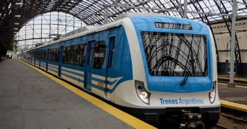 Menos los maquinistas, los ferroviarios acordaron un aumento paritario para los salarios de diciembre y el aguinaldo