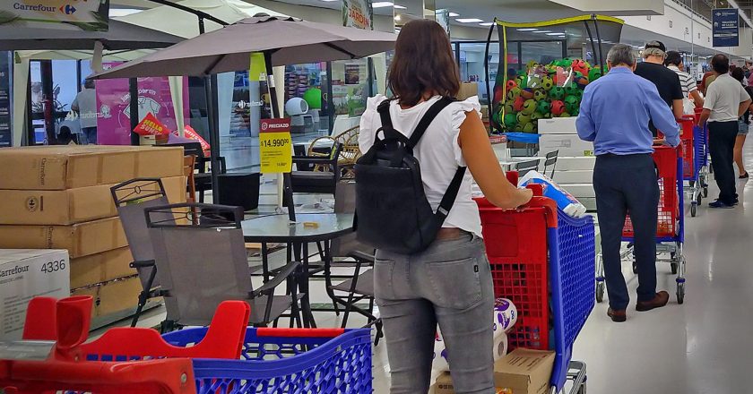 La Cámara de Comercio reportó un derrumbe de casi 10 puntos en las ventas de julio, la peor caída desde la pandemia