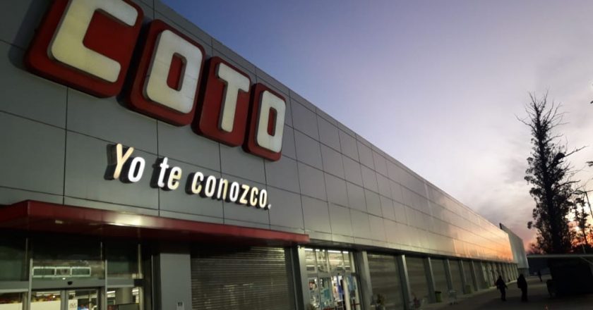 COTO despidió a 26 empleados que reclamaron un bono y el gremio amenaza con pararle todas las tiendas del Oeste